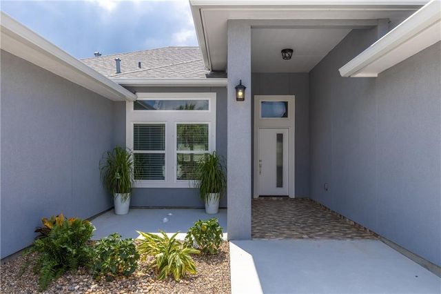 14149 La Blanquilla Dr, Corpus Christi, TX 78418