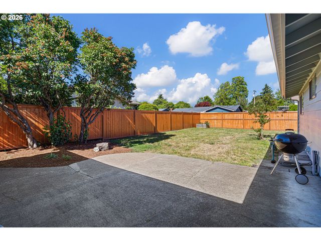 1015 SAVILLE Ave, Eugene, OR 97404