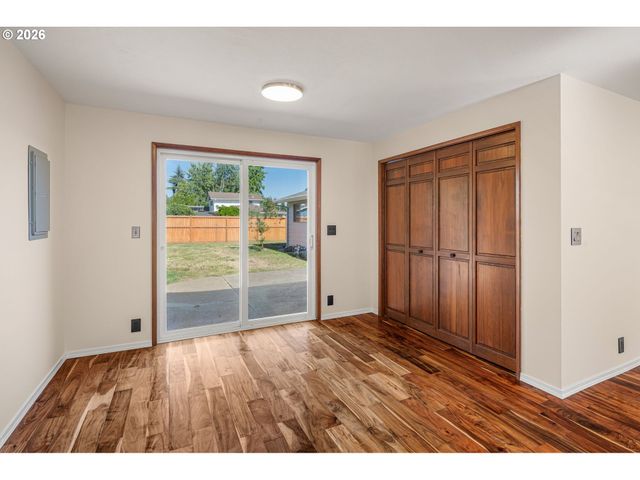 1015 SAVILLE Ave, Eugene, OR 97404