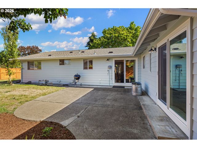 1015 SAVILLE Ave, Eugene, OR 97404
