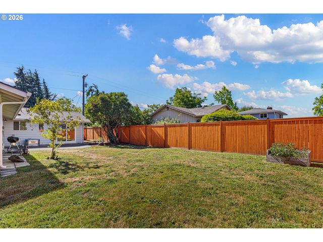 1015 SAVILLE Ave, Eugene, OR 97404