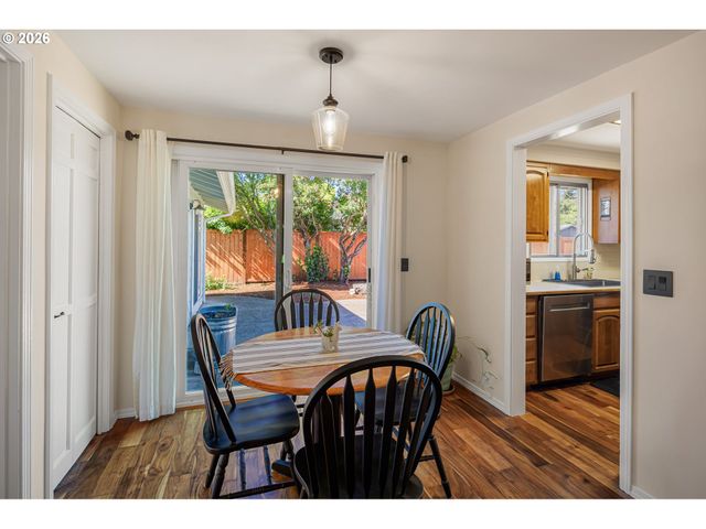 1015 SAVILLE Ave, Eugene, OR 97404