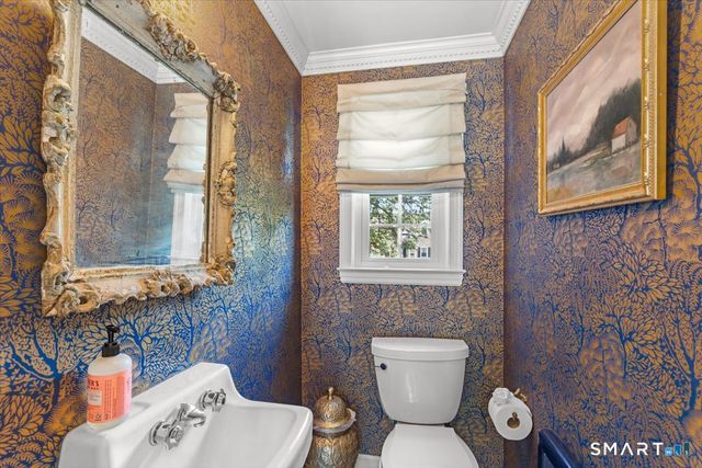 42 Gifford Road, West Hartford, CT 06119