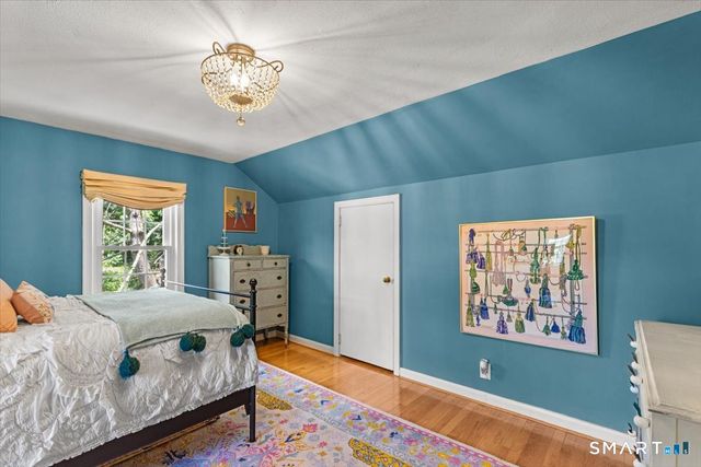 42 Gifford Road, West Hartford, CT 06119