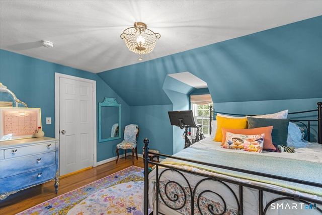 42 Gifford Road, West Hartford, CT 06119