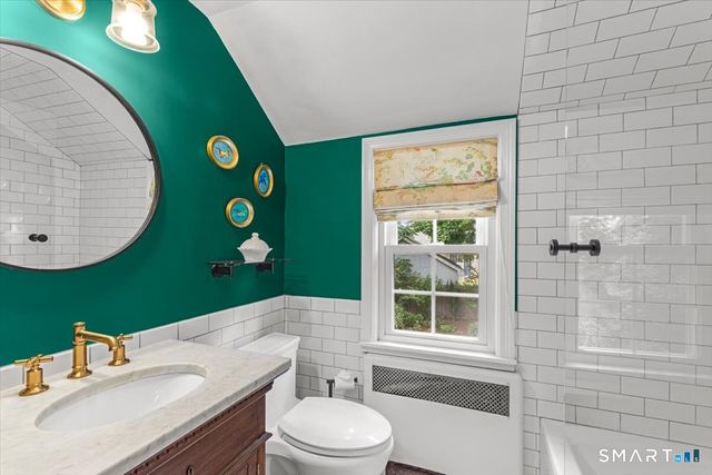 42 Gifford Road, West Hartford, CT 06119