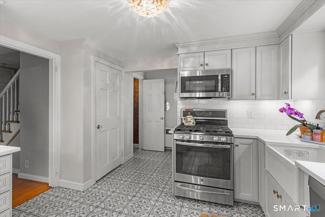 42 Gifford Road, West Hartford, CT 06119
