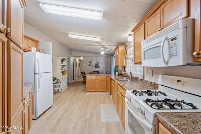 10701 N 99TH Avenue 186, Peoria, AZ 85345