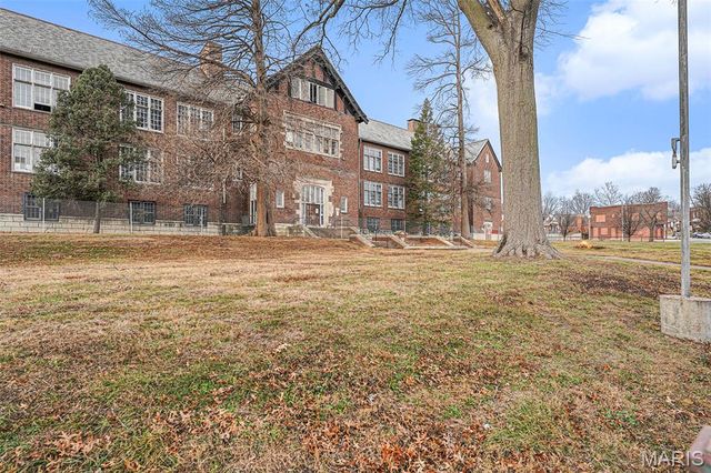 5814 Thekla Avenue, St Louis, MO 63120