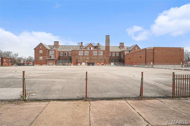 5814 Thekla Avenue, St Louis, MO 63120