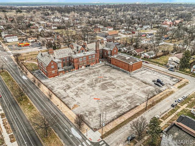 5814 Thekla Avenue, St Louis, MO 63120