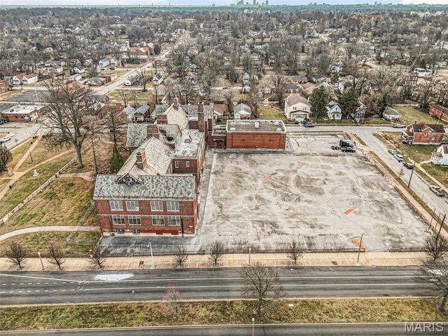 5814 Thekla Avenue, St Louis, MO 63120