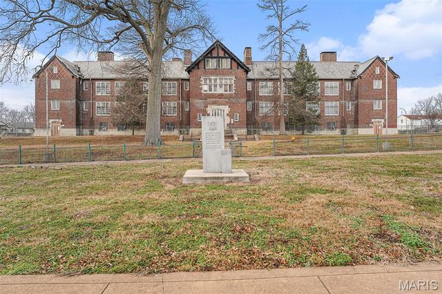 5814 Thekla Avenue, St Louis, MO 63120