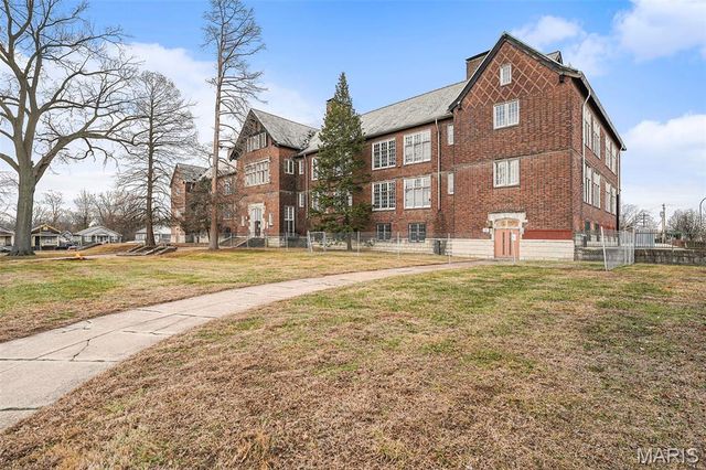 5814 Thekla Avenue, St Louis, MO 63120