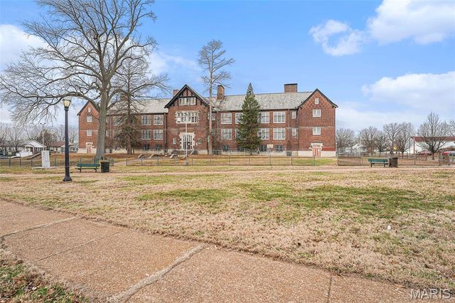 5814 Thekla Avenue, St Louis, MO 63120