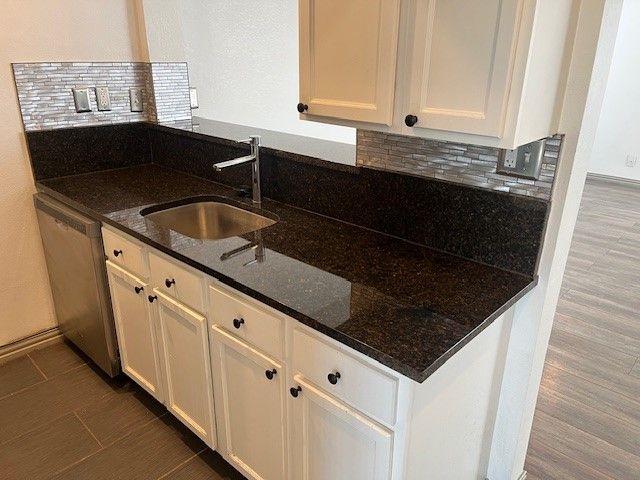 2800 Douglas Avenue 301, Dallas, TX 75219