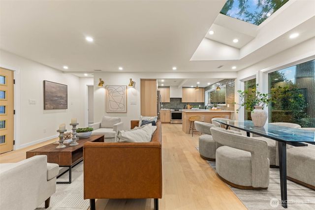 13302 Bitter Place N, Seattle, WA 98133