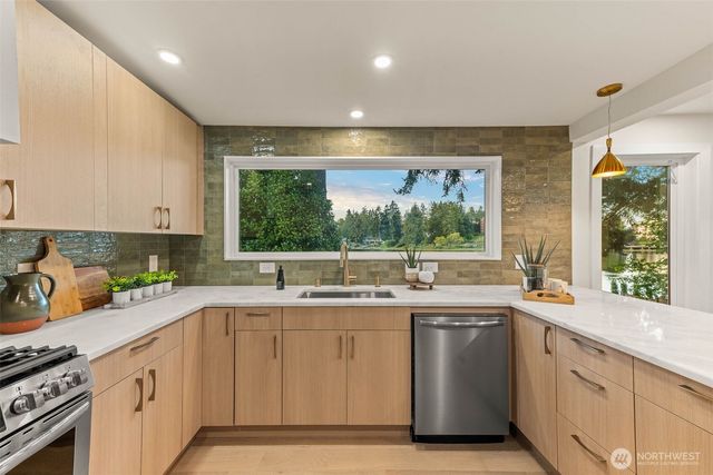13302 Bitter Place N, Seattle, WA 98133