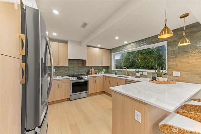 13302 Bitter Place N, Seattle, WA 98133