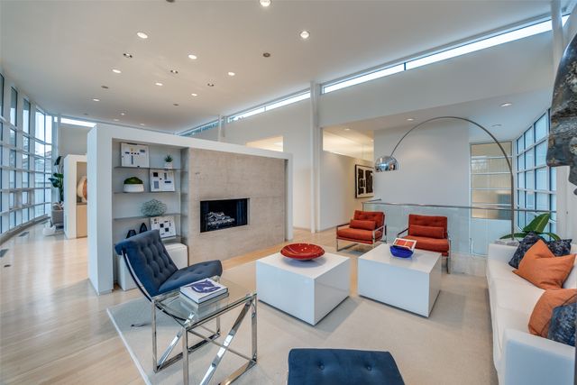 4428 N Versailles Avenue, Highland Park, TX 75205