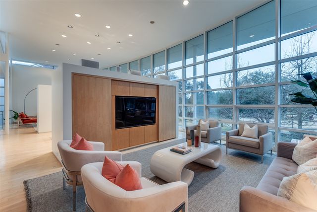 4428 N Versailles Avenue, Highland Park, TX 75205