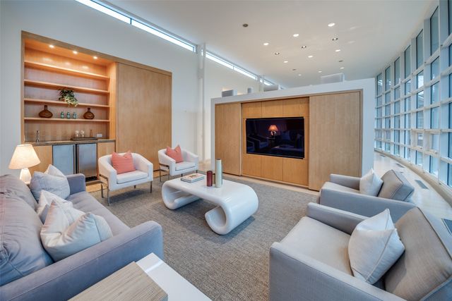 4428 N Versailles Avenue, Highland Park, TX 75205