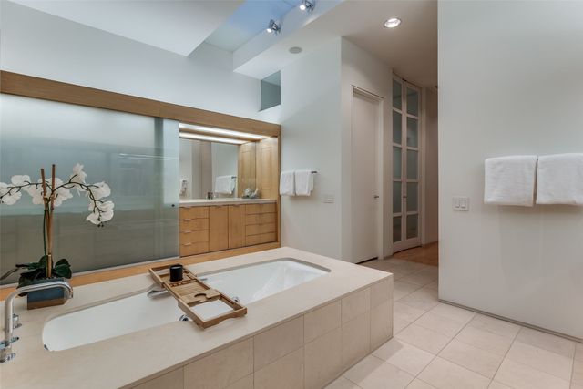 4428 N Versailles Avenue, Highland Park, TX 75205