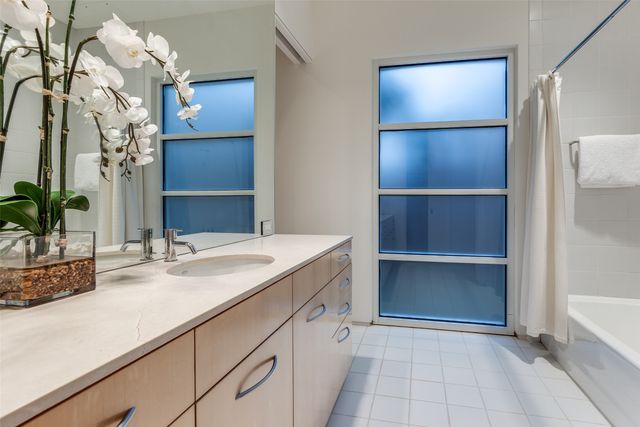 4428 N Versailles Avenue, Highland Park, TX 75205