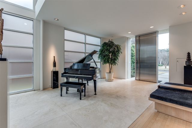 4428 N Versailles Avenue, Highland Park, TX 75205