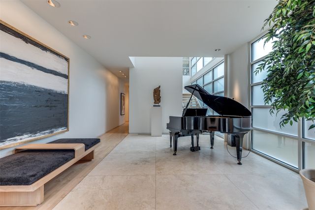 4428 N Versailles Avenue, Highland Park, TX 75205