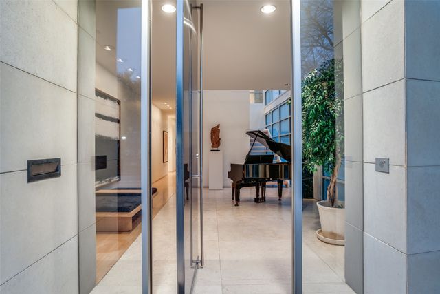 4428 N Versailles Avenue, Highland Park, TX 75205