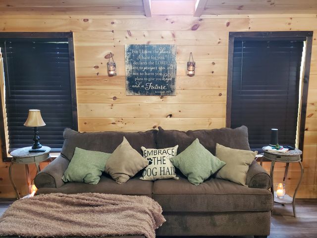 2416 Lee Dr, Pleasant View, TN 37146