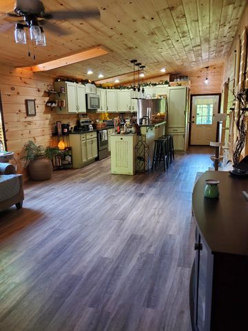 2416 Lee Dr, Pleasant View, TN 37146