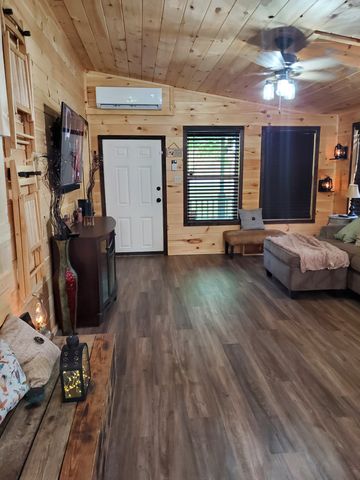 2416 Lee Dr, Pleasant View, TN 37146