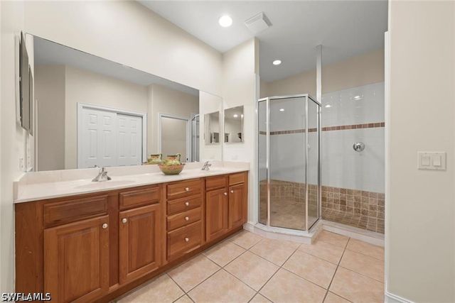 11053 Harbour Yacht CT 201, Fort Myers, FL 33908