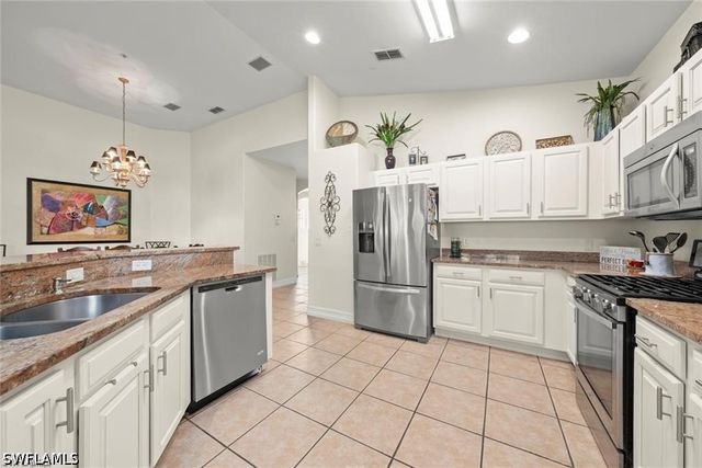 11053 Harbour Yacht CT 201, Fort Myers, FL 33908