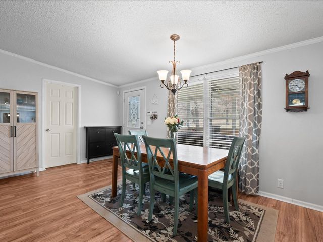 4 Ripple Creek Drive, Huntsville, TX 77320