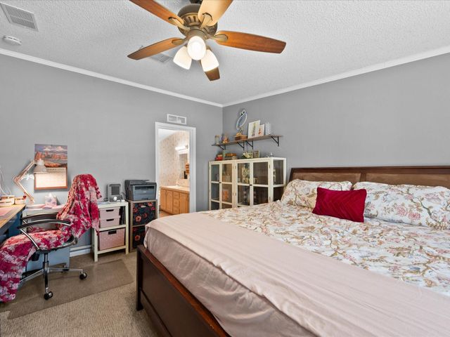 4 Ripple Creek Drive, Huntsville, TX 77320