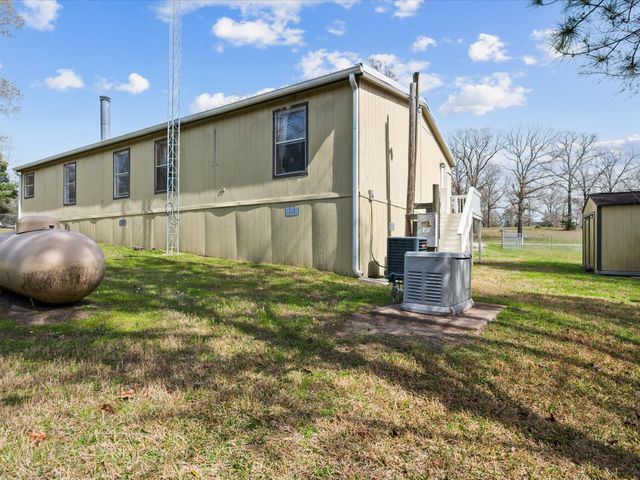 4 Ripple Creek Drive, Huntsville, TX 77320