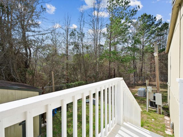 4 Ripple Creek Drive, Huntsville, TX 77320