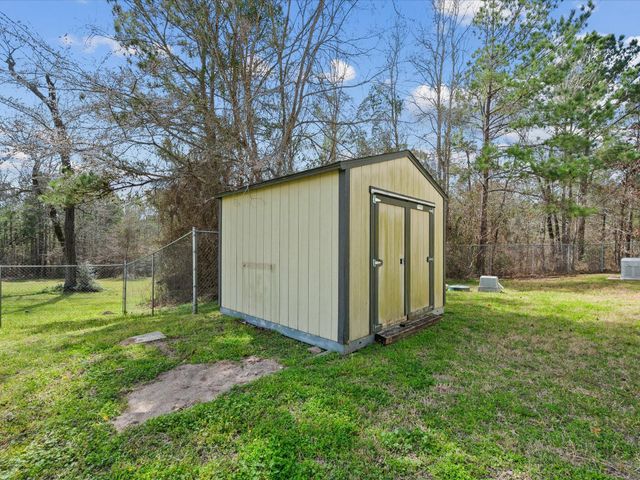 4 Ripple Creek Drive, Huntsville, TX 77320