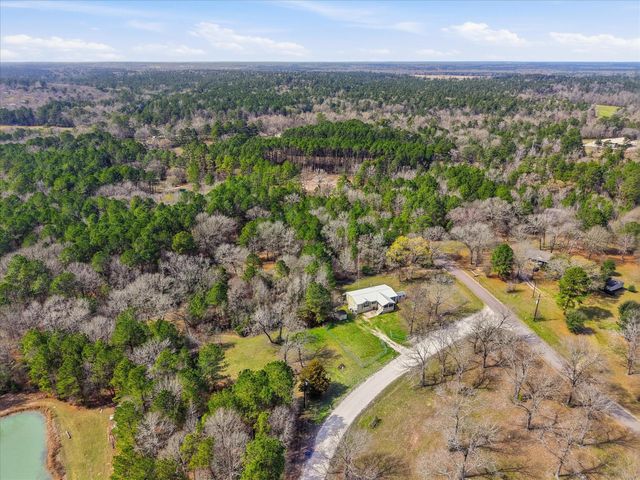 4 Ripple Creek Drive, Huntsville, TX 77320
