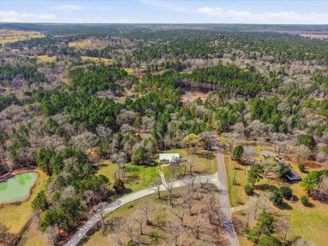 4 Ripple Creek Drive, Huntsville, TX 77320