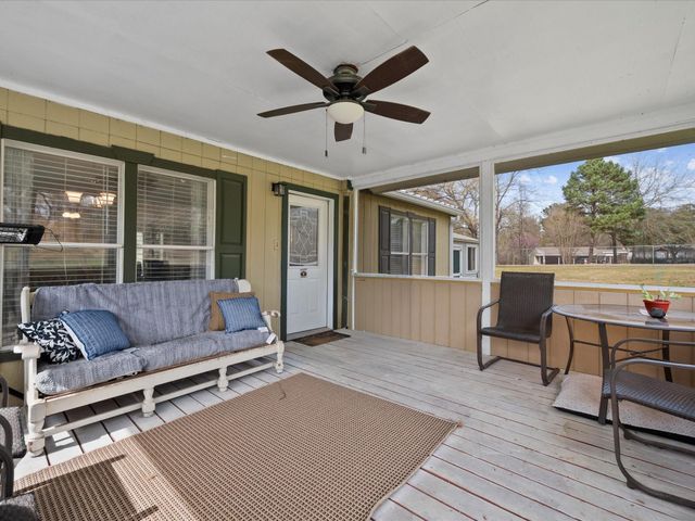 4 Ripple Creek Drive, Huntsville, TX 77320