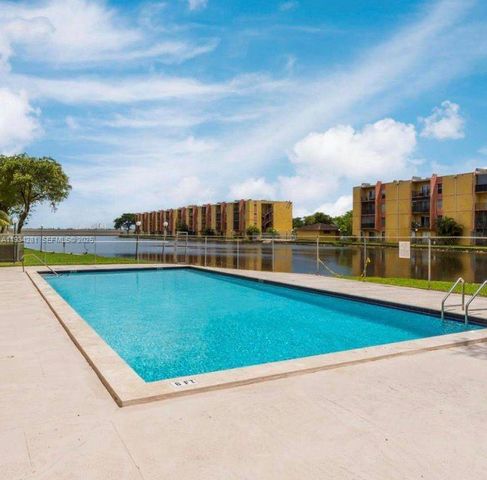 4803 NW 7th St 210-14, Miami, FL 33126