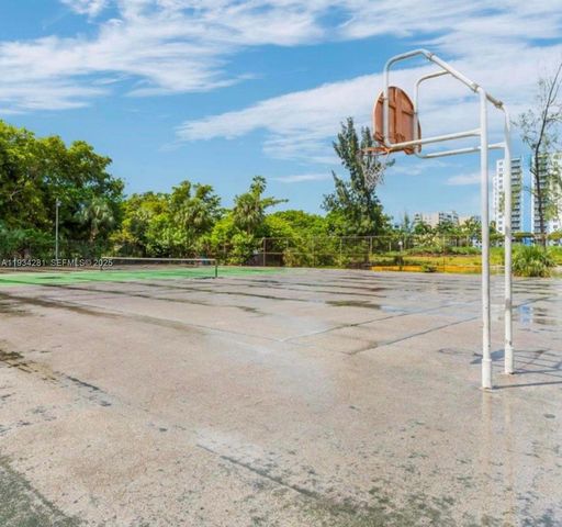 4803 NW 7th St 210-14, Miami, FL 33126