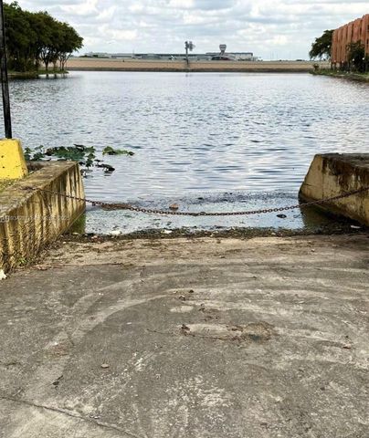 4803 NW 7th St 210-14, Miami, FL 33126