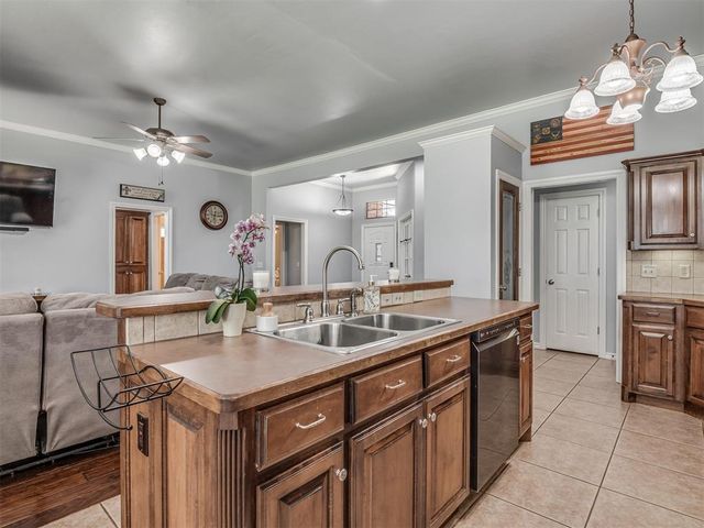1850 Long Trail, Edmond, OK 73012