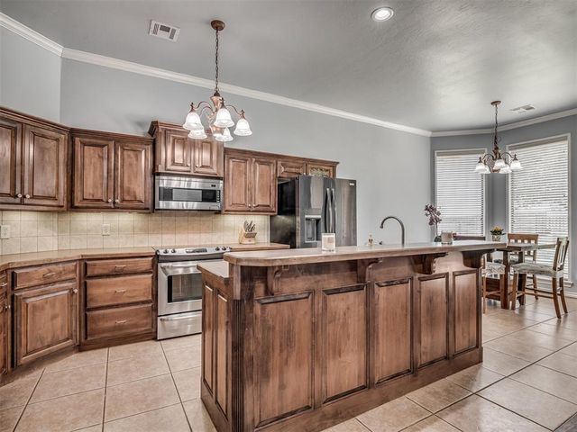 1850 Long Trail, Edmond, OK 73012