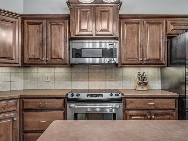 1850 Long Trail, Edmond, OK 73012